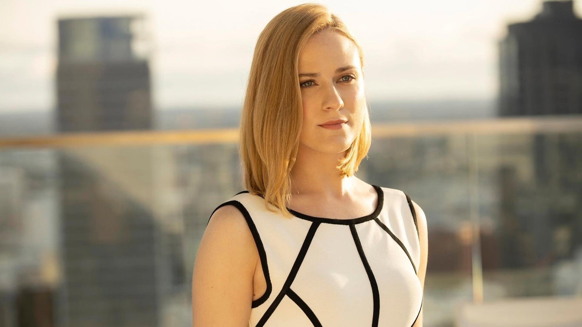 LEYU乐鱼体育官方网站-比赛中战术调整的典范：换人和变阵的魔法，球赛换人