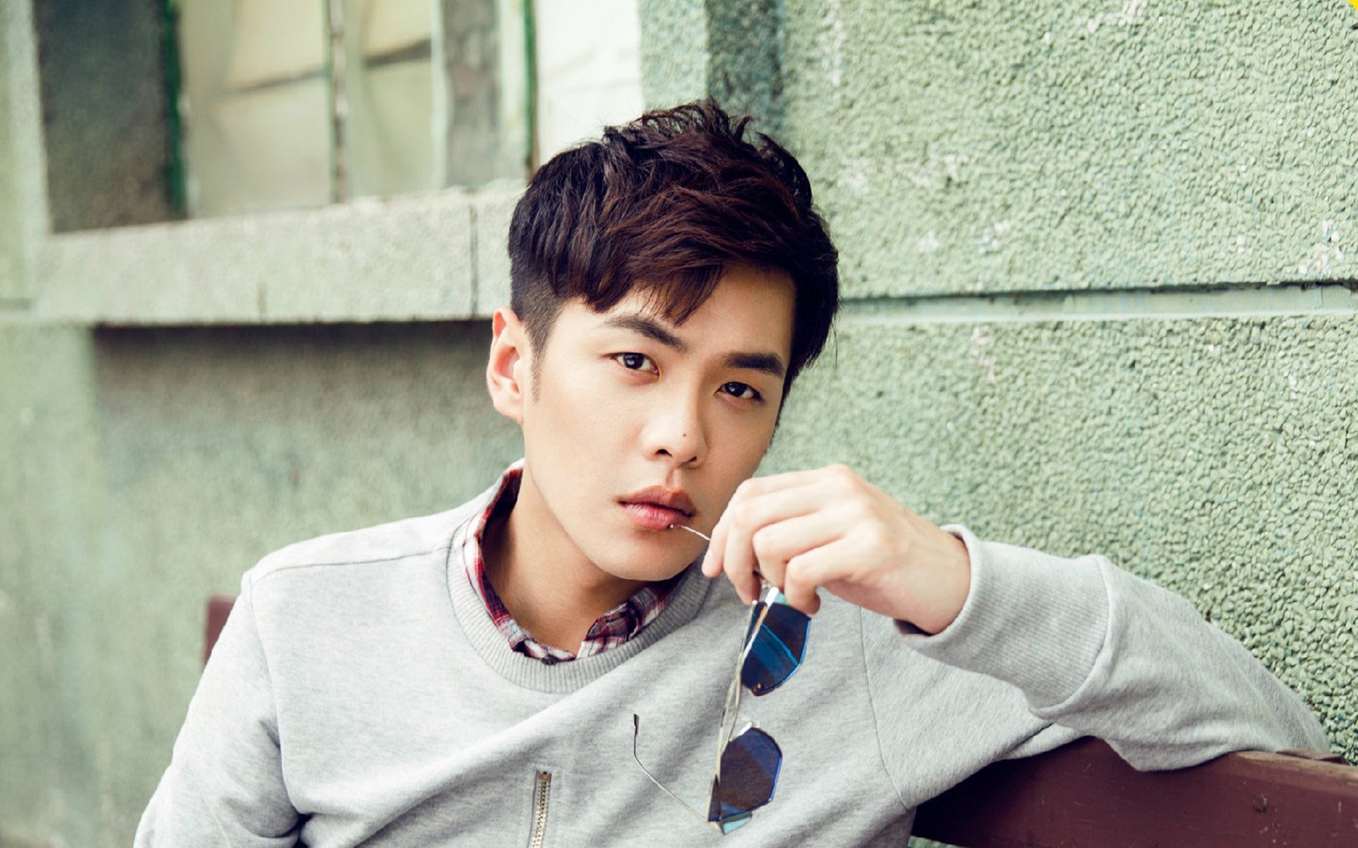 乐鱼电竞在线平台-西甲焦点战：皇马客场挑战巴萨，战况激烈，悬念终未揭晓，1314赛季西甲第29轮皇马对巴萨