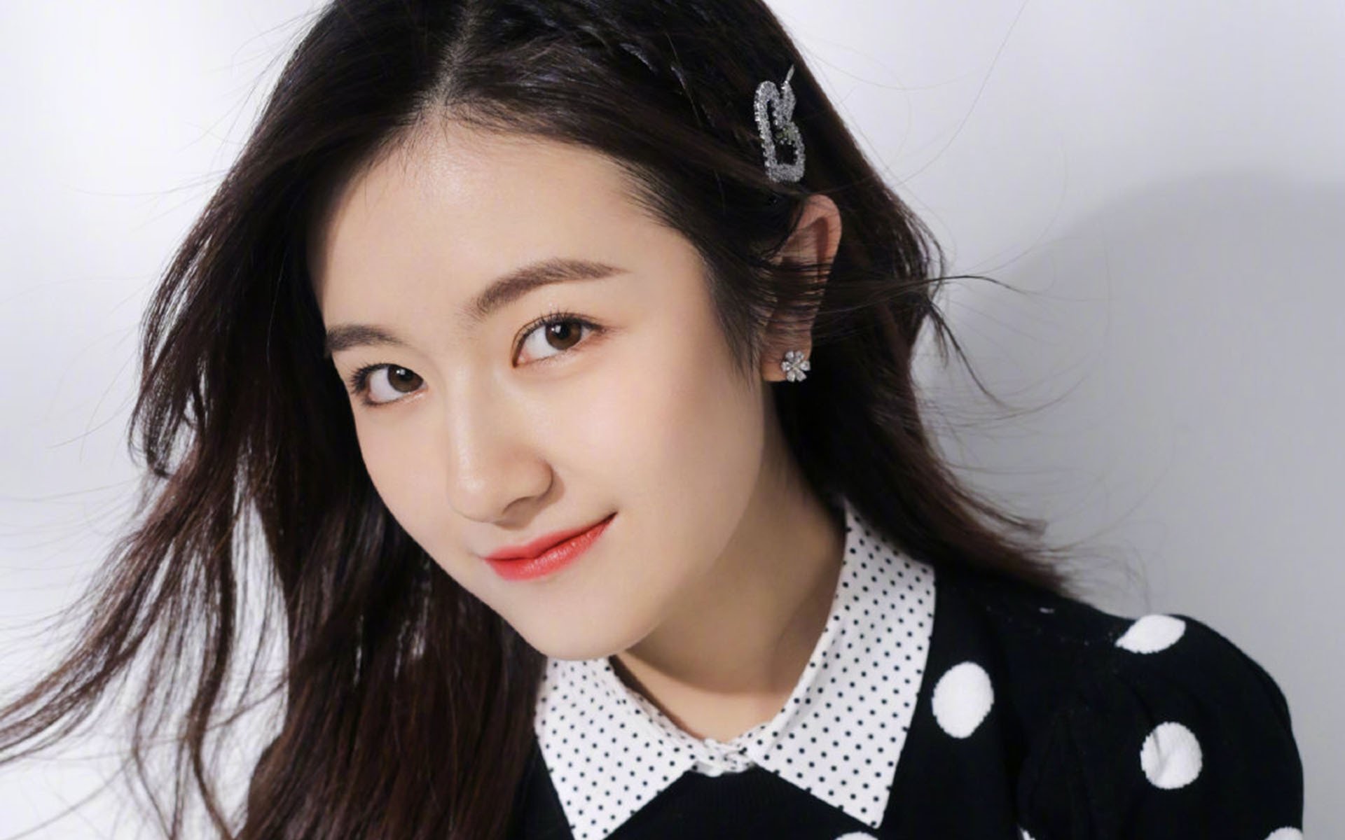 国家队锋线位置竞争激烈多名年轻球员表现积极,国家队前锋怎么了