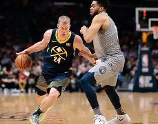 包含"一触即发：季后赛比赛的紧张剧情"的词条